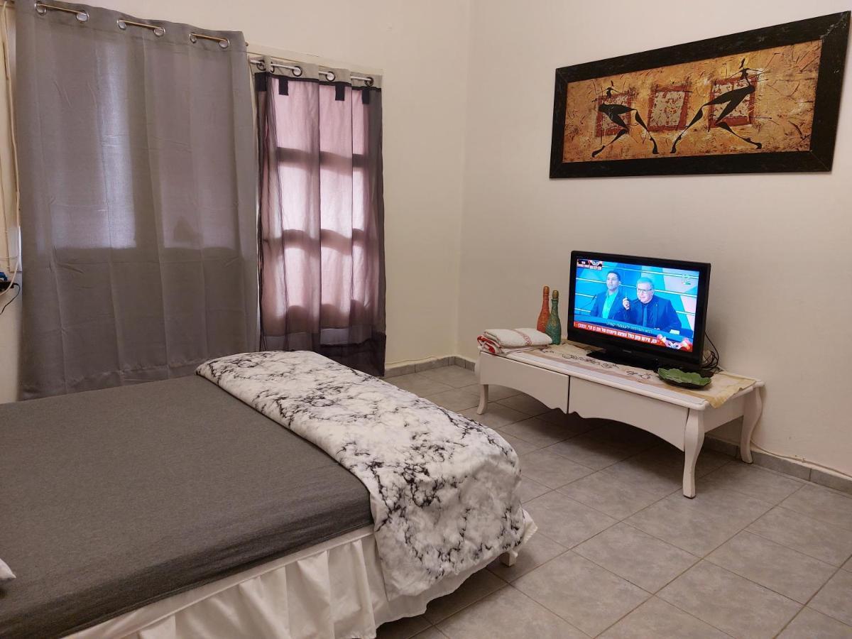 Modern Studio Central Haifa Free Wifi דירת נופש מאובזרת בחיפה Ngoại thất bức ảnh